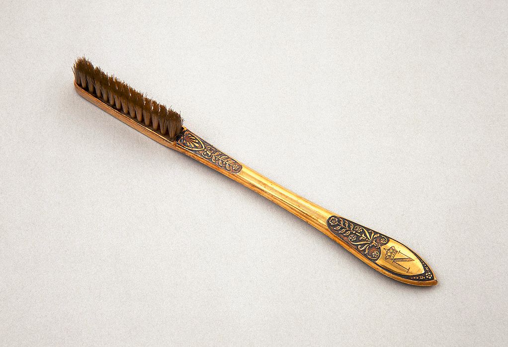 Napoleon’s toothbrush, c 1795