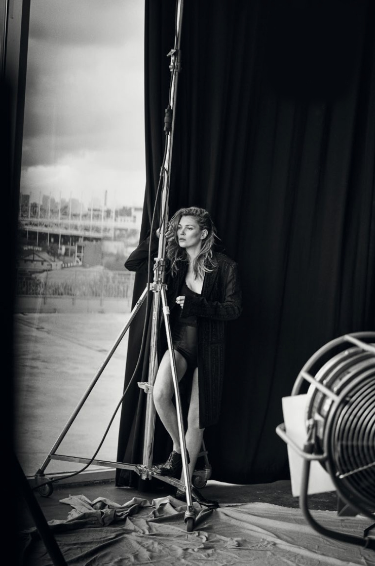 kate-moss-by-peter-lindbergh-for-vogue-italia-january-2015-13